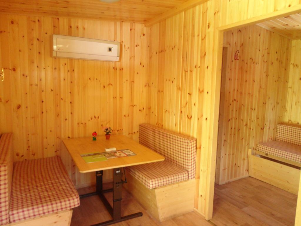 Campeggio Punta Di Crabbia Pettenasco Room photo